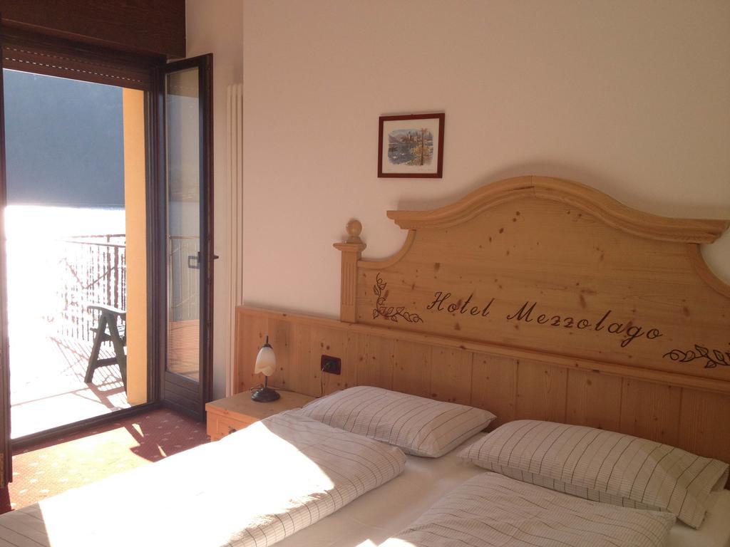 Albergo Mezzolago Exterior foto